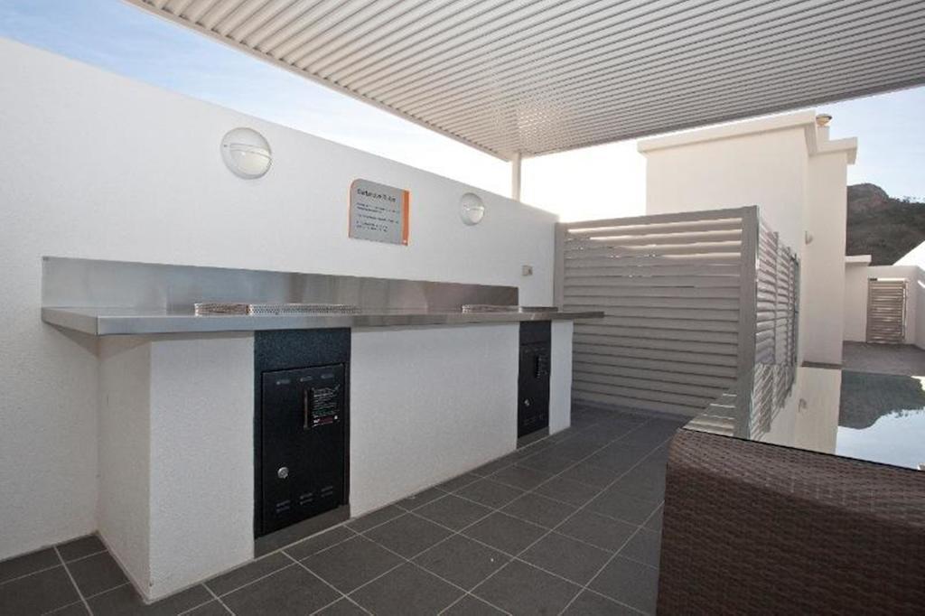 Central Holborn Apartments Townsville Phòng bức ảnh